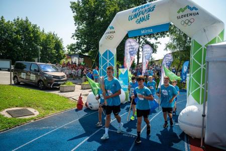 Slovenska_bakla_na_Mirni_foto_OKS (7)